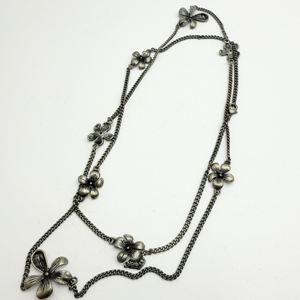 Vintage Silver-Tone Floral Layered Chain Necklace – Statement Flower Design - Picture 7 of 9